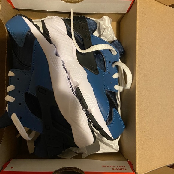 Nike pre school size 12 huaraches - Picture 3 of 5